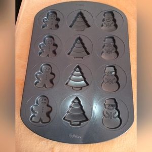 Wilton cookie sheet xmas design